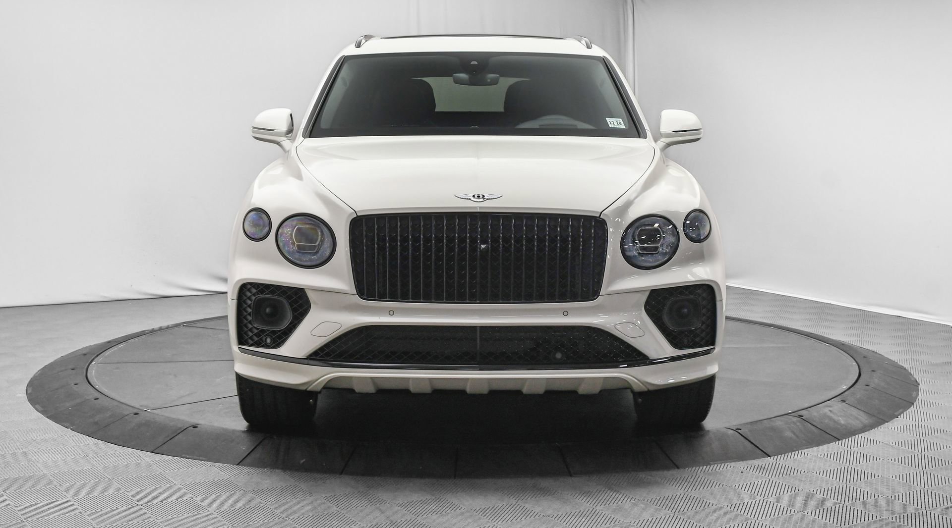 Used 2023 Bentley Bentayga Extended Wheelbase image 7