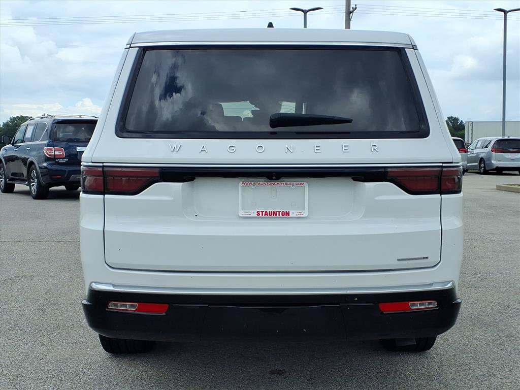 Used 2024 Jeep Wagoneer L Series II w/ Flexible Seating Group AWD/4WD image 27