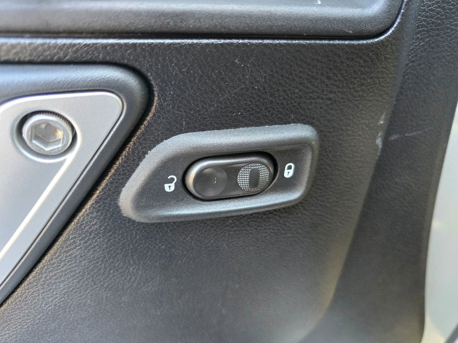 Used 2011 Jeep Wrangler Unlimited 70th Anniversary w/ Dual Top Group image 22