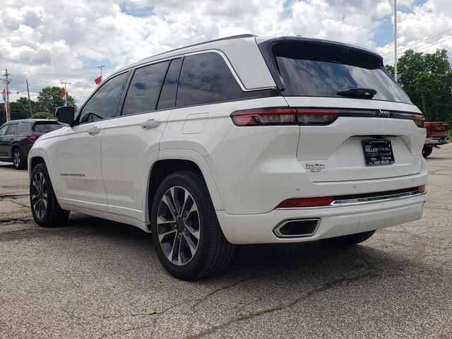Used 2023 Jeep Grand Cherokee Overland w/ Luxury Tech Group IV AWD/4WD image 6