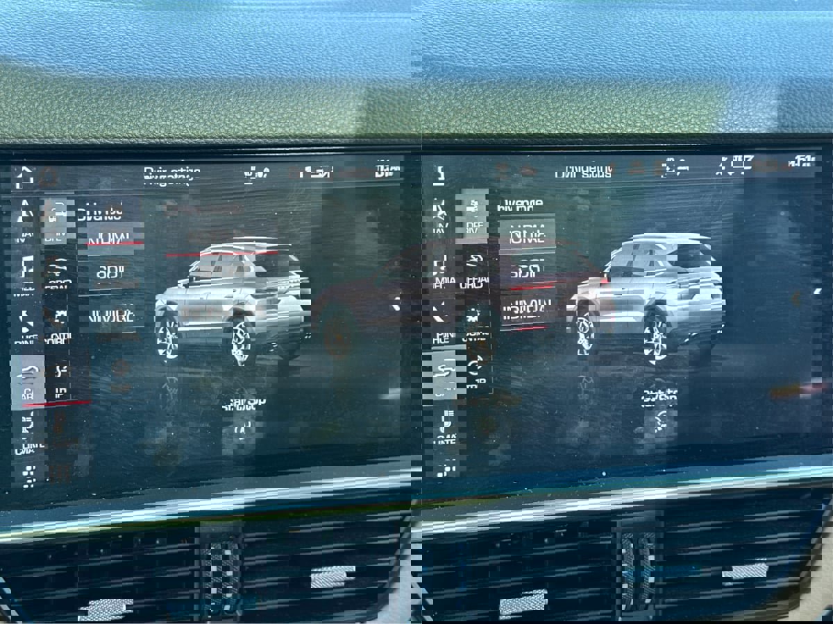 Used 2020 Porsche Cayenne image 38