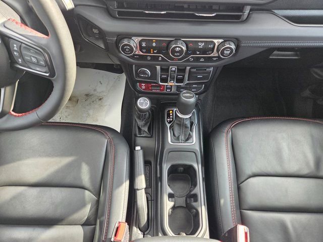 Used 2024 Jeep Gladiator Rubicon w/ Technology Group image 15