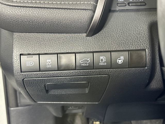 Used 2024 Toyota Camry SE image 19