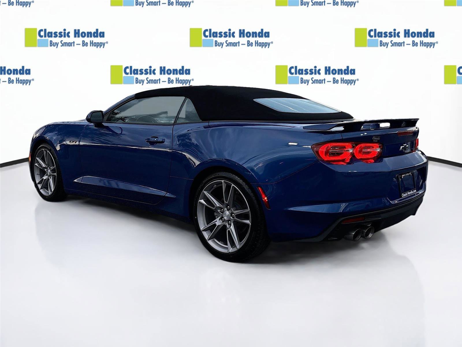 Used 2022 Chevrolet Camaro LT w/ Technology Package image 5