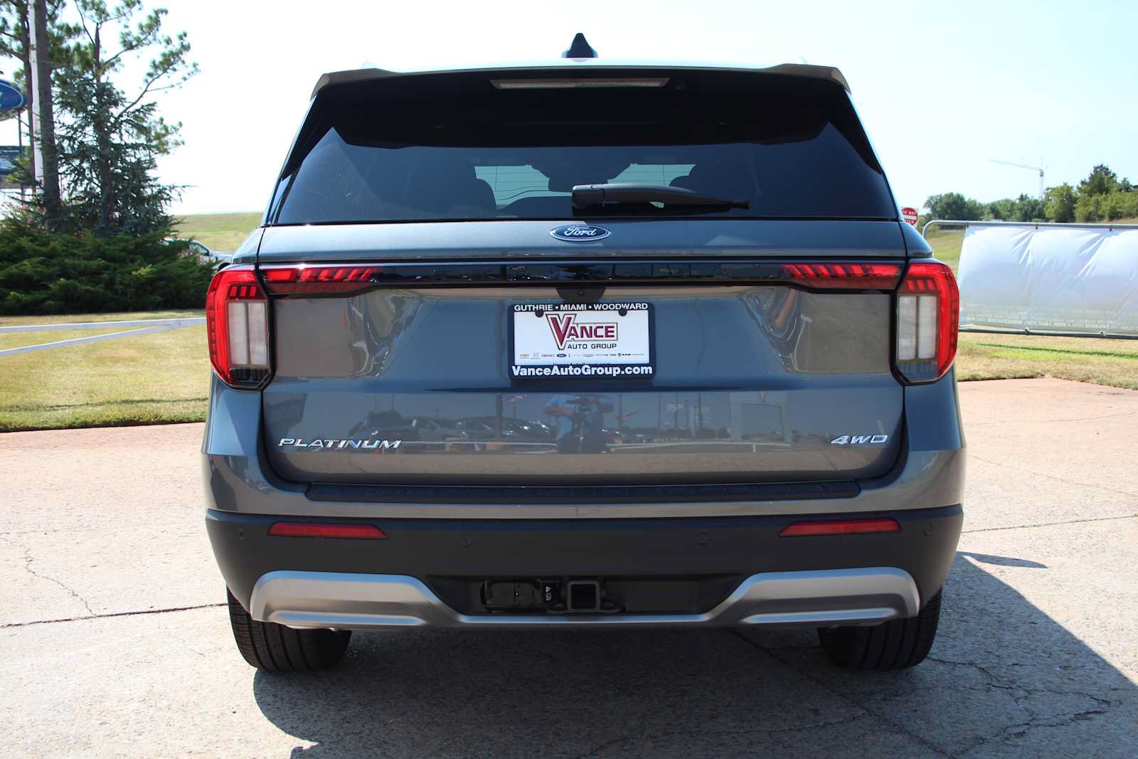 New 2026 Ford Explorer Platinum w/ LUX Leather Package AWD/4WD image 8