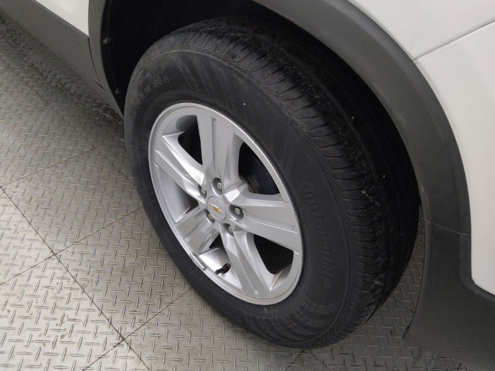 Used 2020 Chevrolet Trax LS w/ LPO, Cargo Package FWD image 31