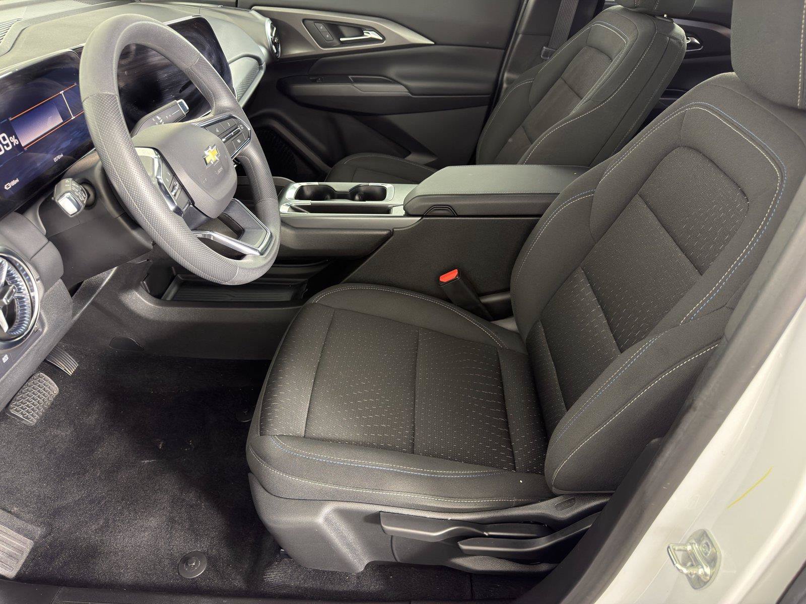 Certified 2025 Chevrolet Equinox EV LT FWD image 7