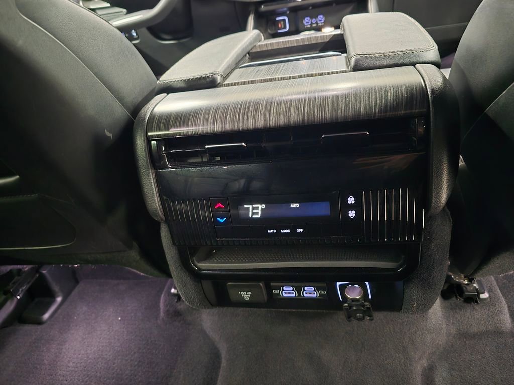 Used 2024 Jeep Wagoneer Series II w/ Flexible Seating Group RWD image 36