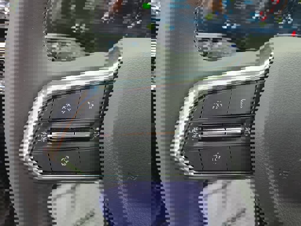 New 2026 Chevrolet Equinox LT w/ Convenience Package II image 19