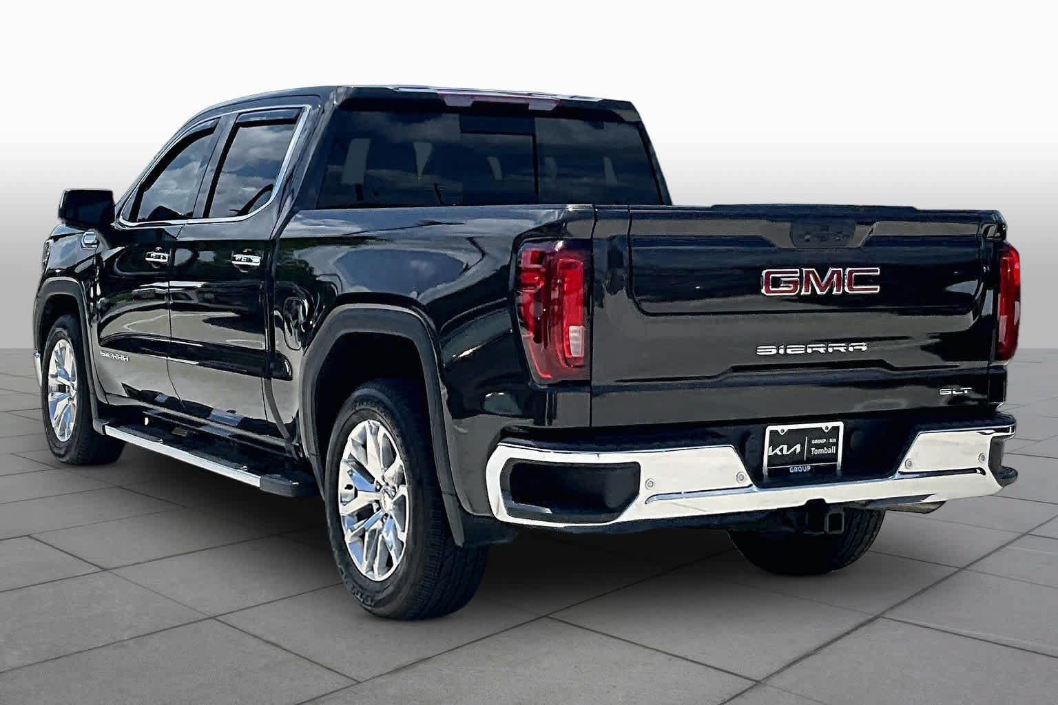Used 2021 GMC Sierra 1500 SLT RWD image 12