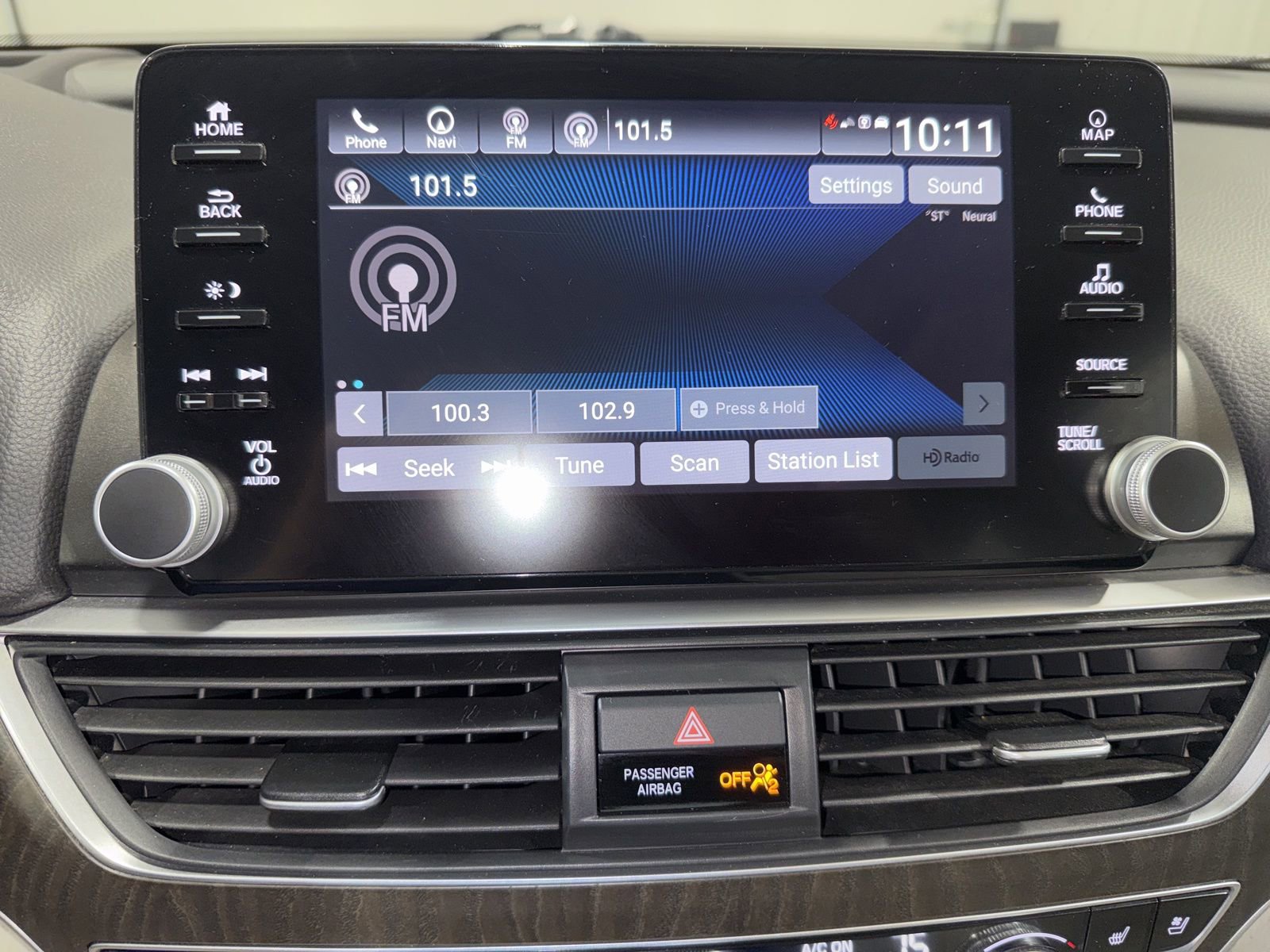 Used 2018 Honda Accord Touring image 25