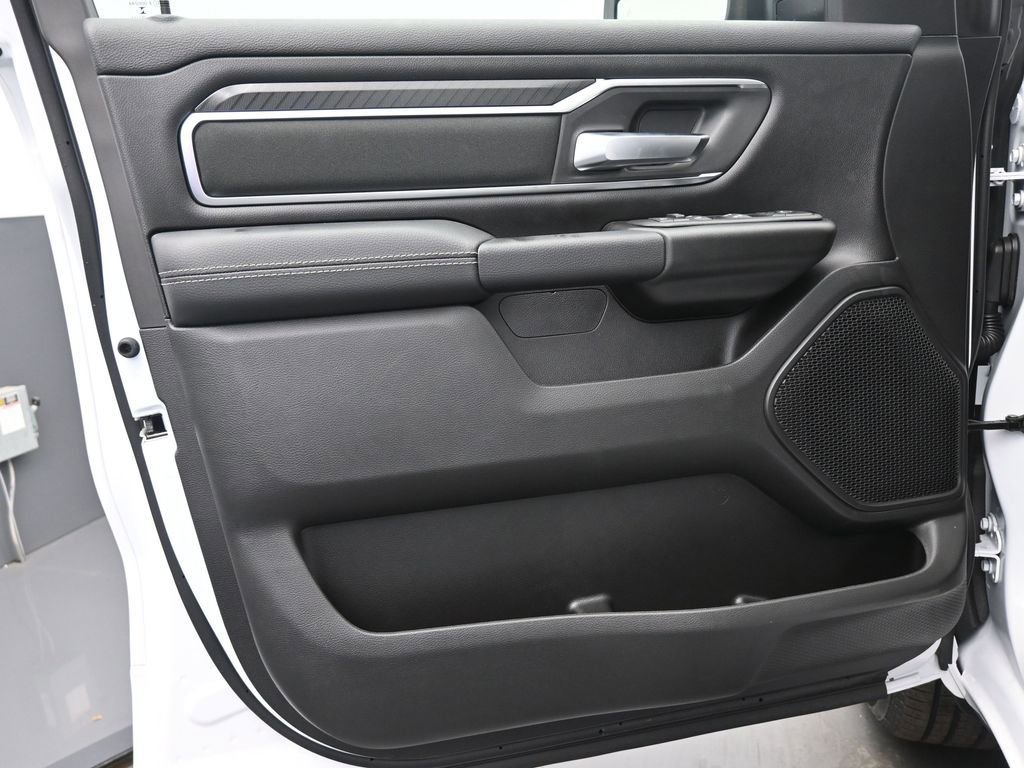New 2026 RAM 1500 4x4 Crew Cab image 14
