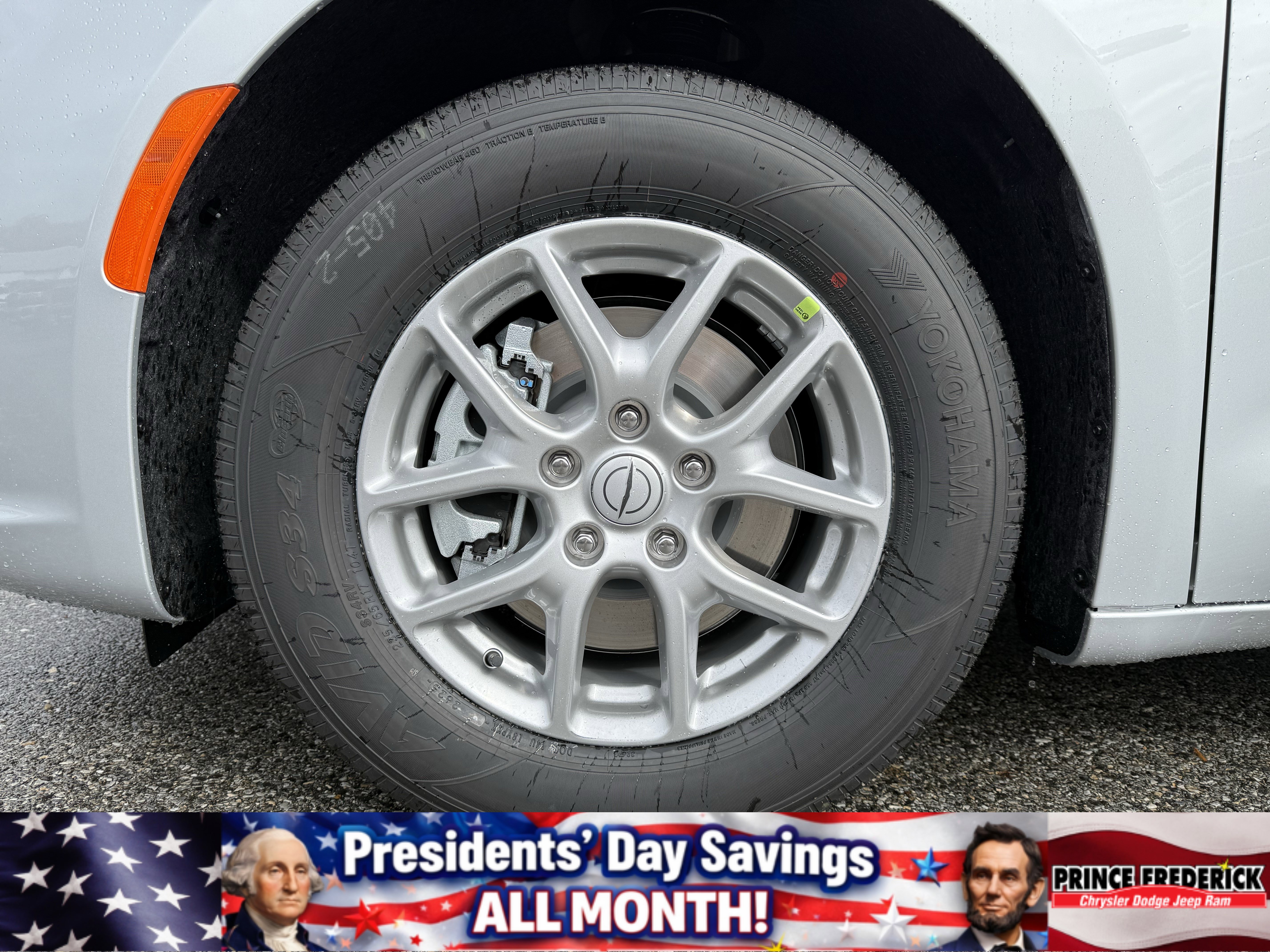 New 2026 Chrysler Pacifica Select image 9