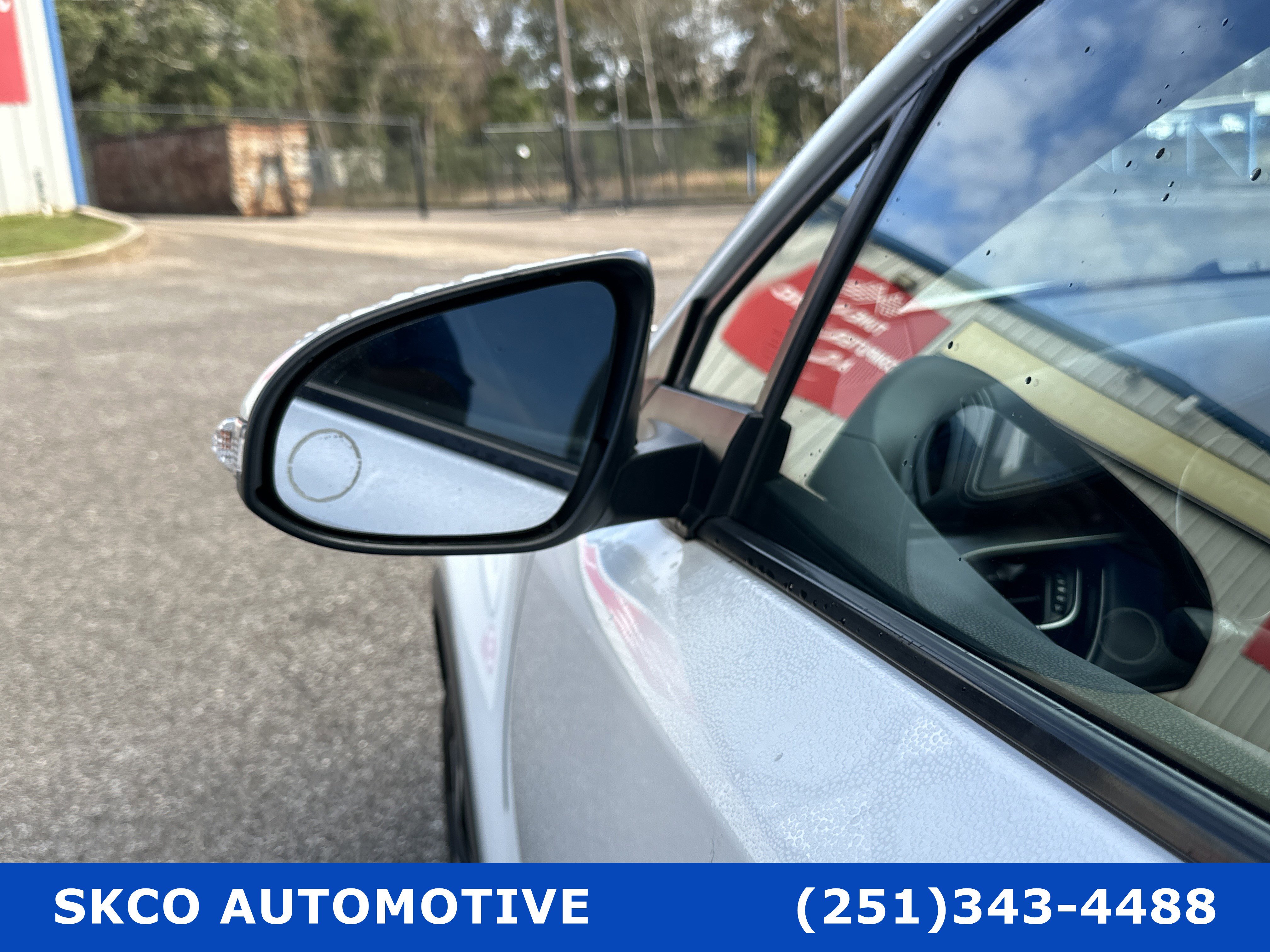 Used 2019 Toyota C-HR LE image 10