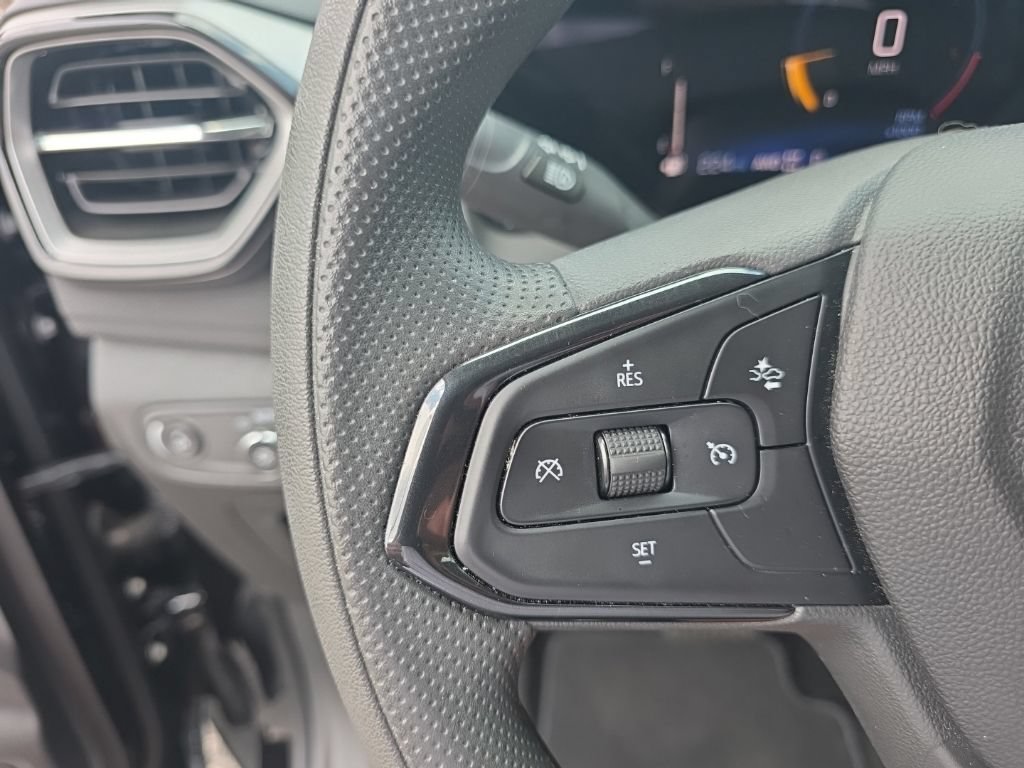 Used 2025 Chevrolet TrailBlazer LT AWD/4WD image 16