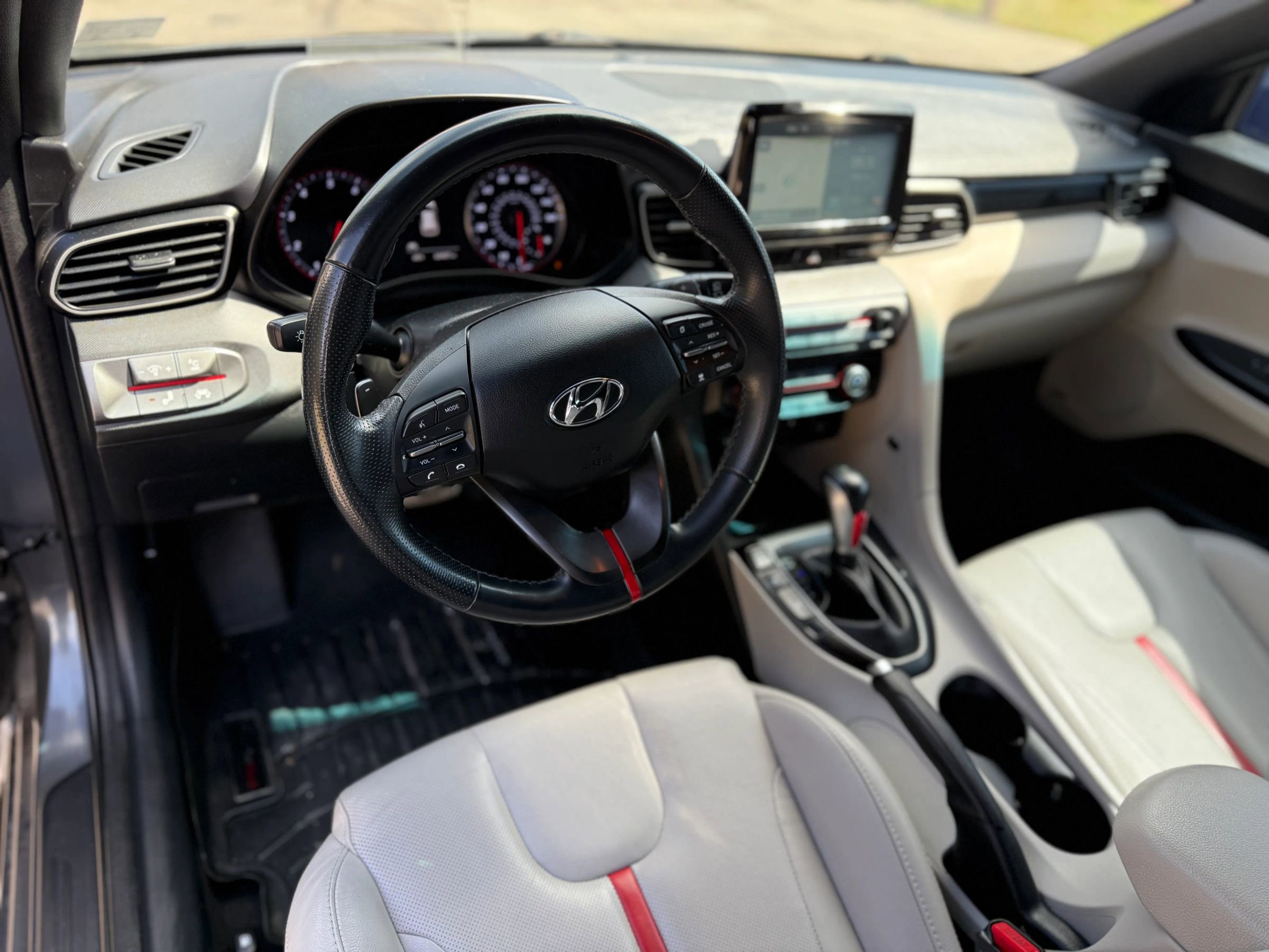 Used 2020 Hyundai Veloster Turbo Ultimate FWD image 12