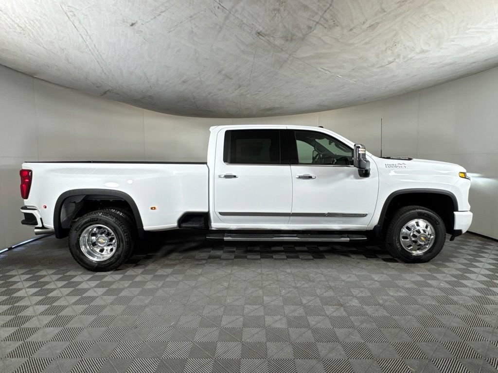 New 2026 Chevrolet Silverado 3500 High Country AWD/4WD image 4