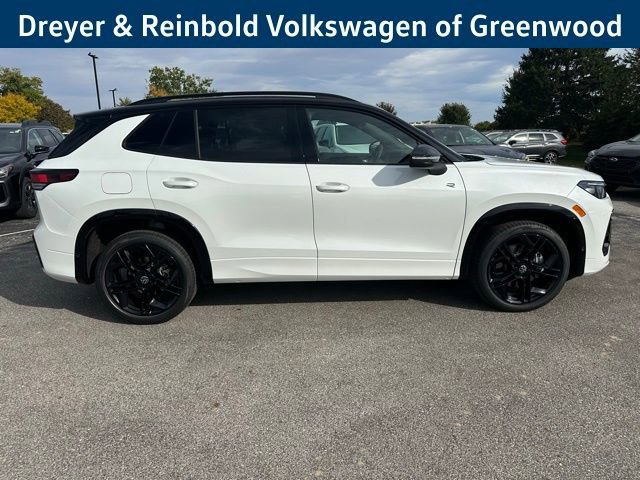 New 2026 Volkswagen Tiguan SE R-Line image 8