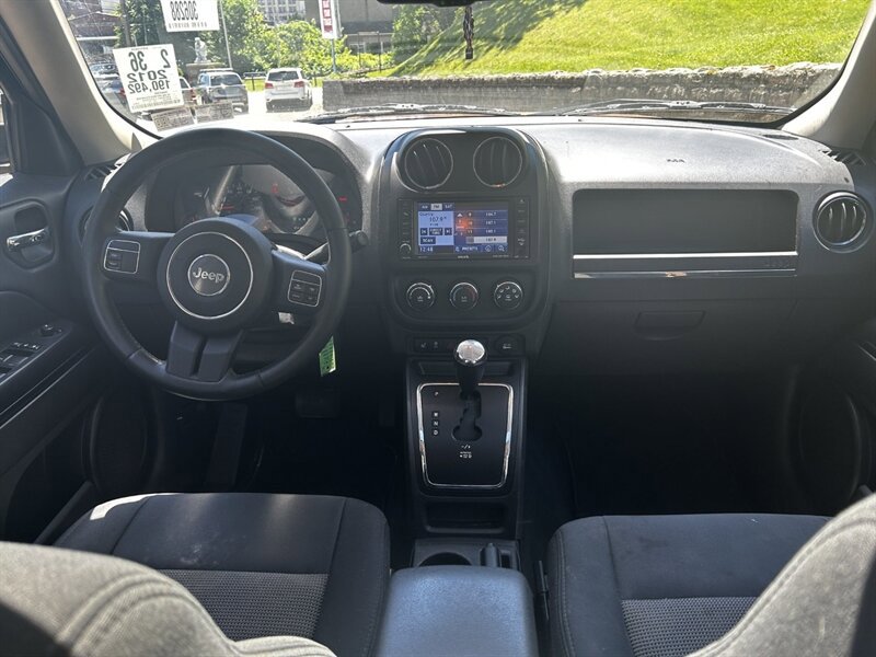 Used 2012 Jeep Patriot Latitude w/ Sun/Sound Group AWD/4WD image 23