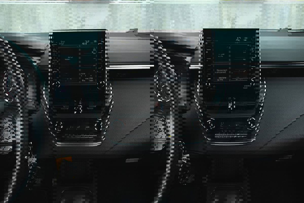 Used 2021 Toyota Corolla LE image 25