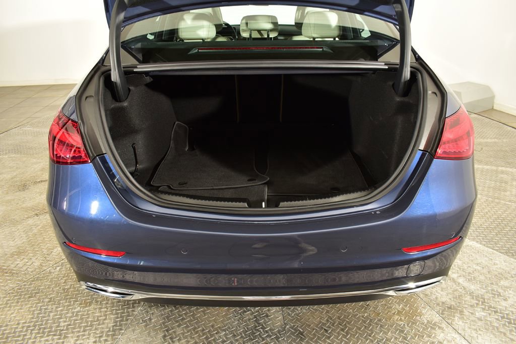 Used 2025 Mercedes-Benz C 300 4MATIC Sedan image 5
