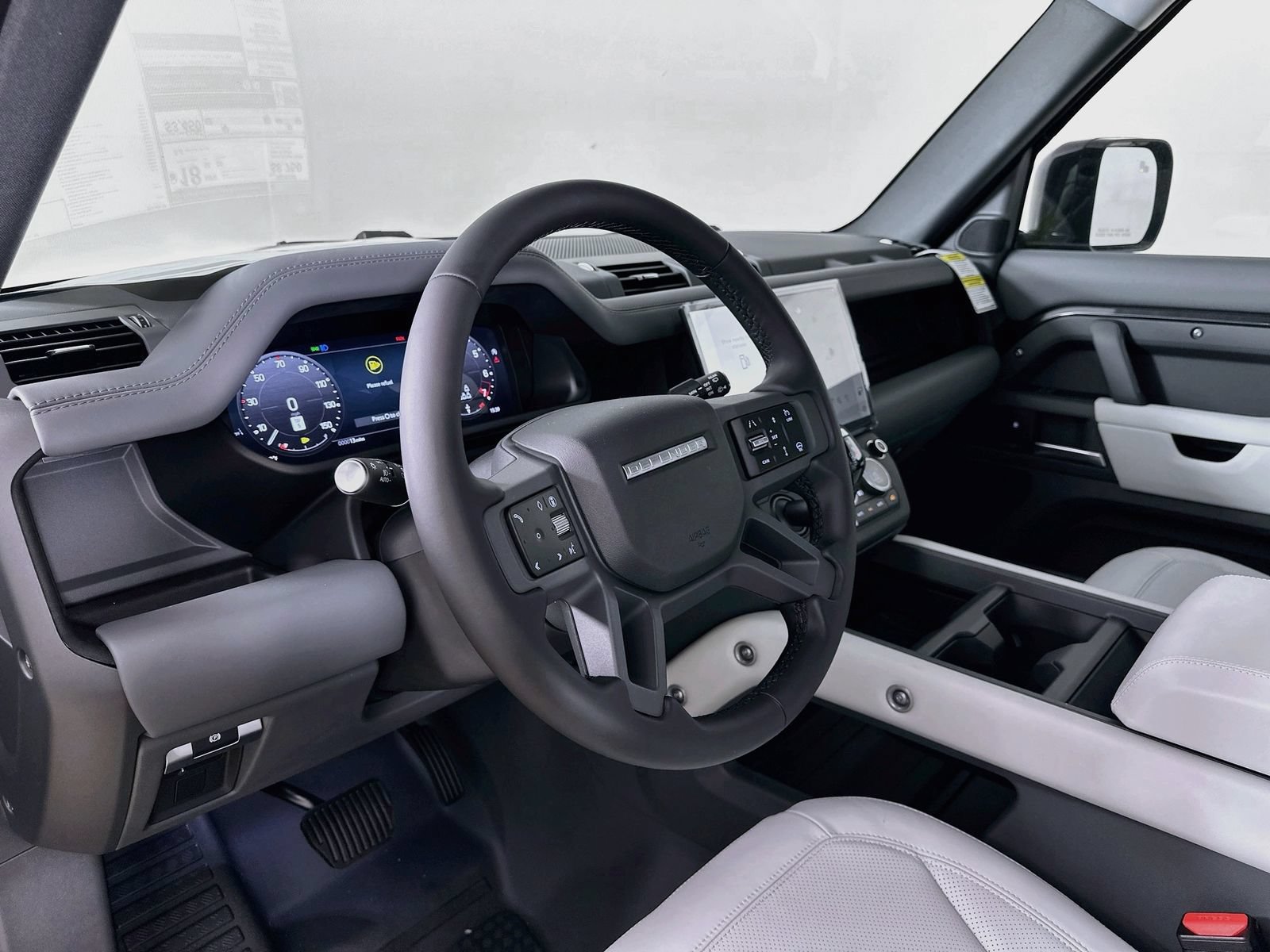 New 2026 Land Rover Defender 130 X-Dynamic SE AWD/4WD image 32