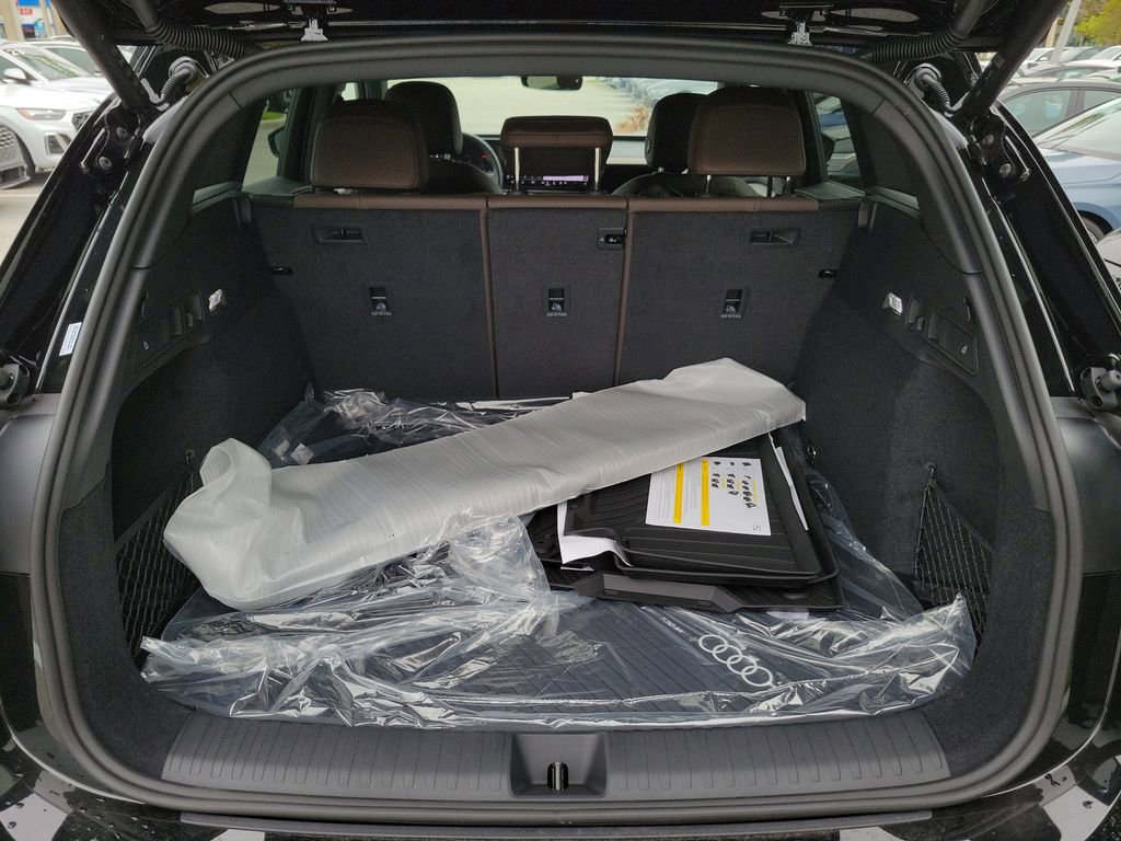 New 2025 Audi Q6 e-tron Premium image 30