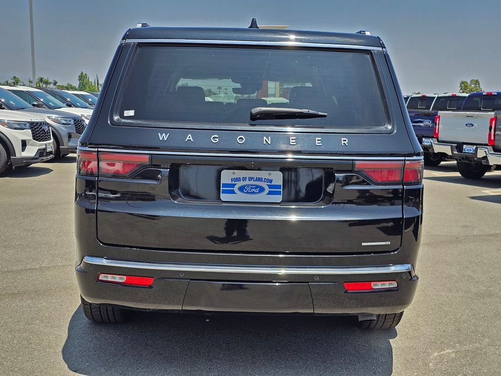 Used 2024 Jeep Wagoneer Series III AWD/4WD image 6