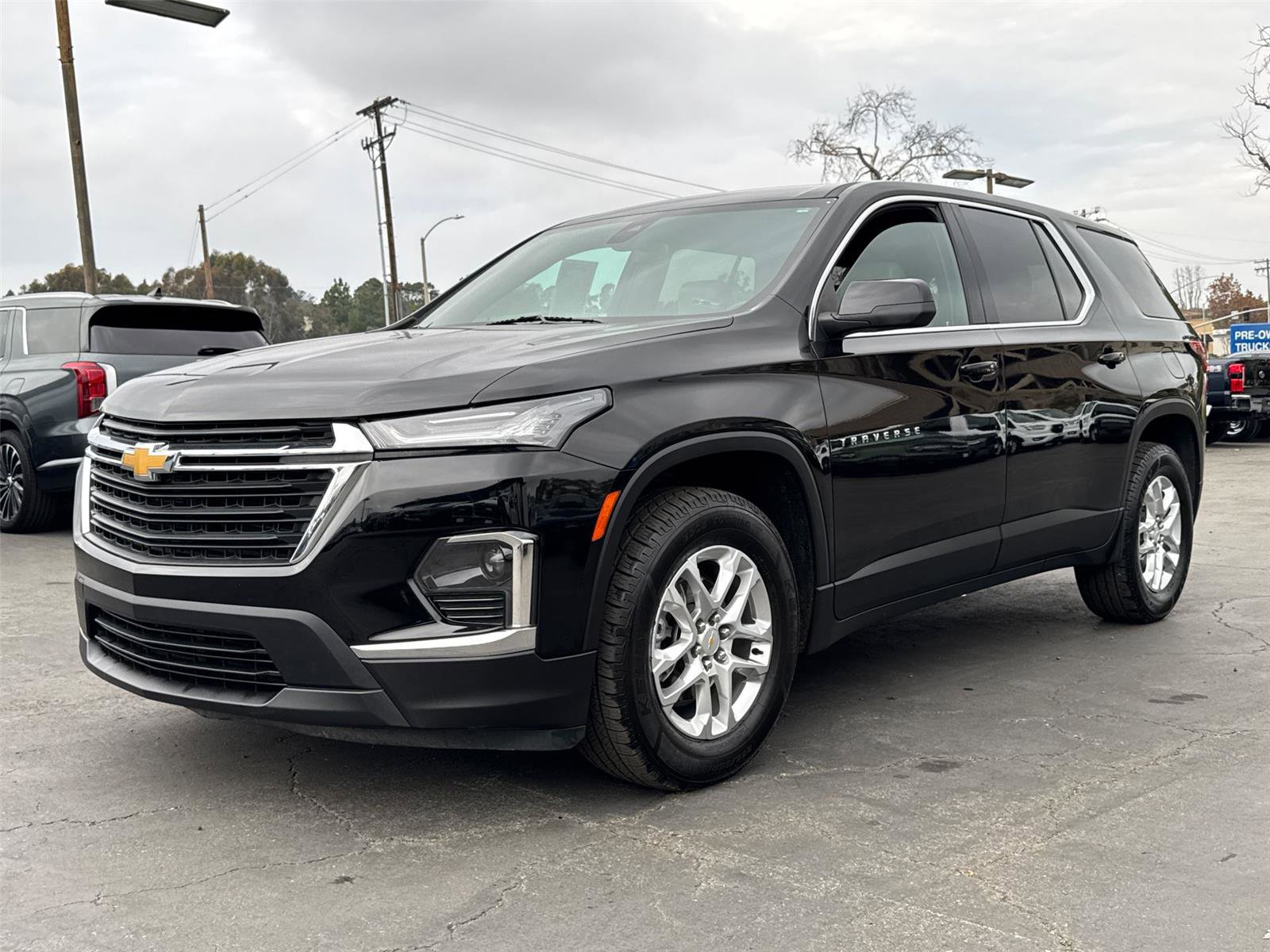 Used 2023 Chevrolet Traverse LS image 4