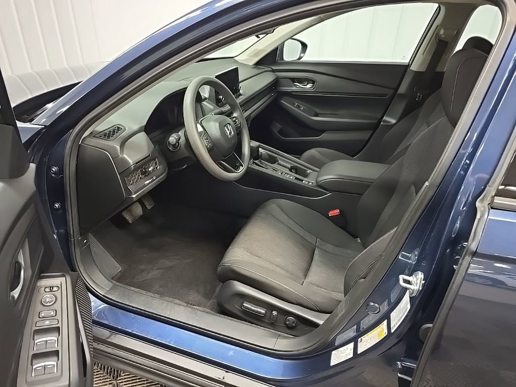 Used 2023 Honda Accord EX image 16