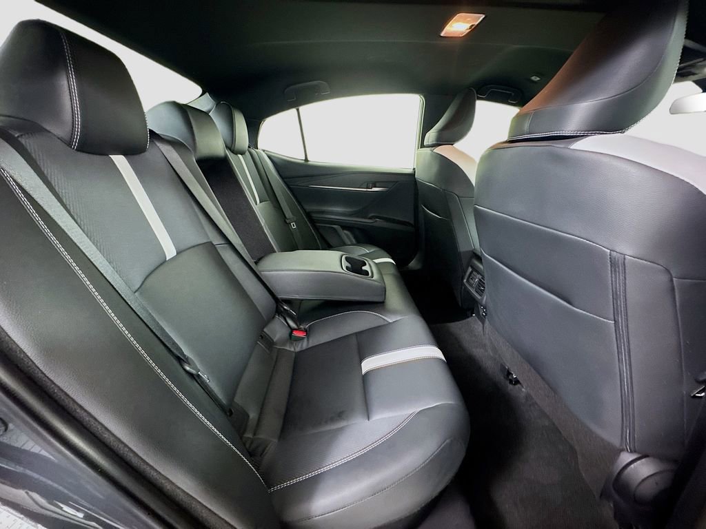 Used 2025 Toyota Camry SE image 26