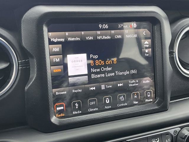 Used 2018 Jeep Wrangler Unlimited Sahara image 29