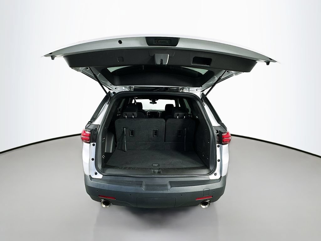 Used 2022 Chevrolet Traverse LT w/ LPO, Cargo Package FWD image 28