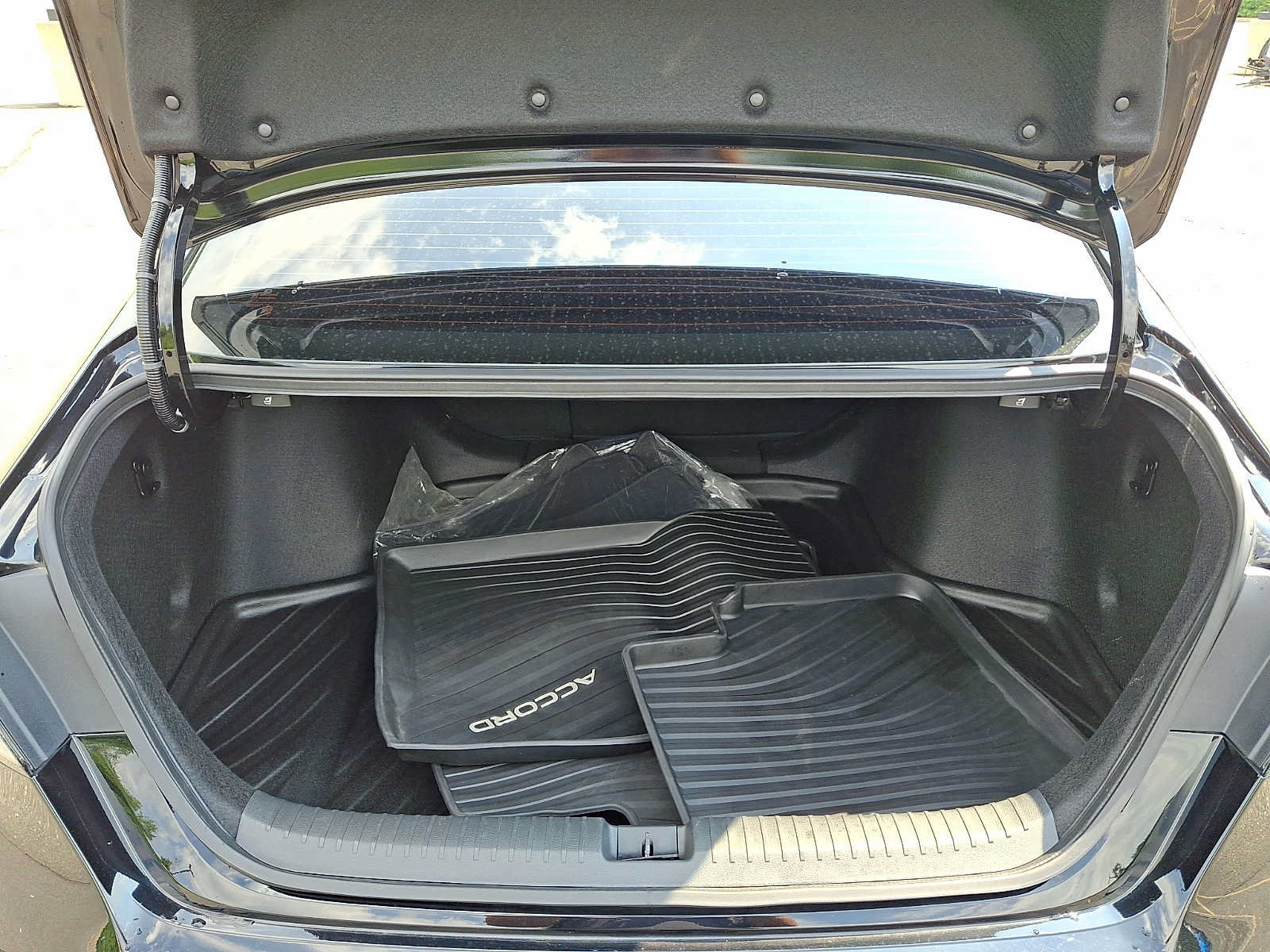 Used 2024 Honda Accord EX image 28