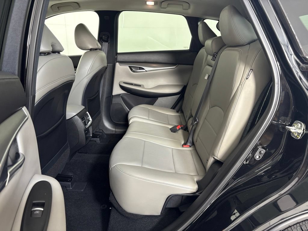 Used 2023 INFINITI QX50 Luxe FWD image 18