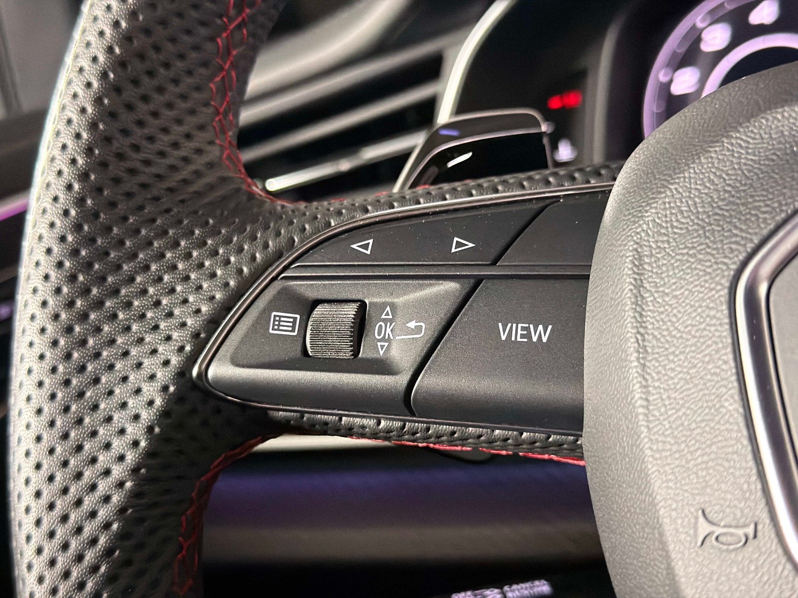 Used 2024 Audi RS Q8 AWD/4WD image 47