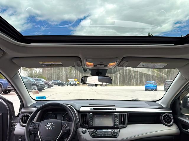 Used 2018 Toyota RAV4 XLE AWD/4WD image 24