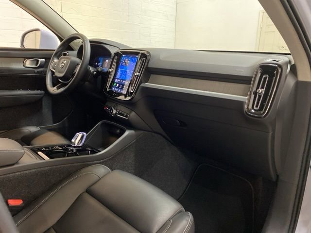 Used 2025 Volvo XC40 B5 Plus AWD/4WD image 83