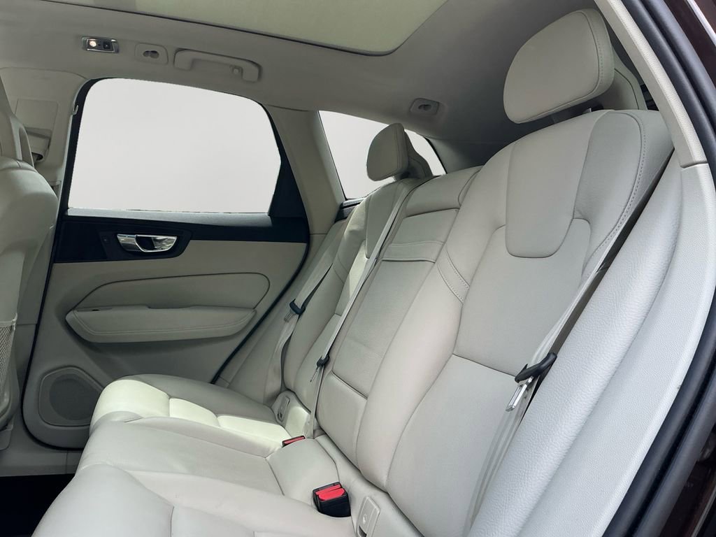 Used 2018 Volvo XC60 T6 Inscription w/ Convenience Package AWD/4WD image 15