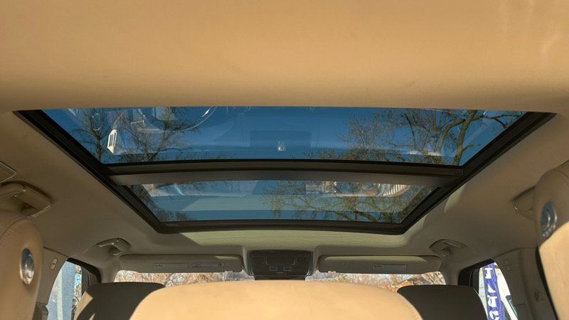 Used 2017 Land Rover Range Rover HSE image 15