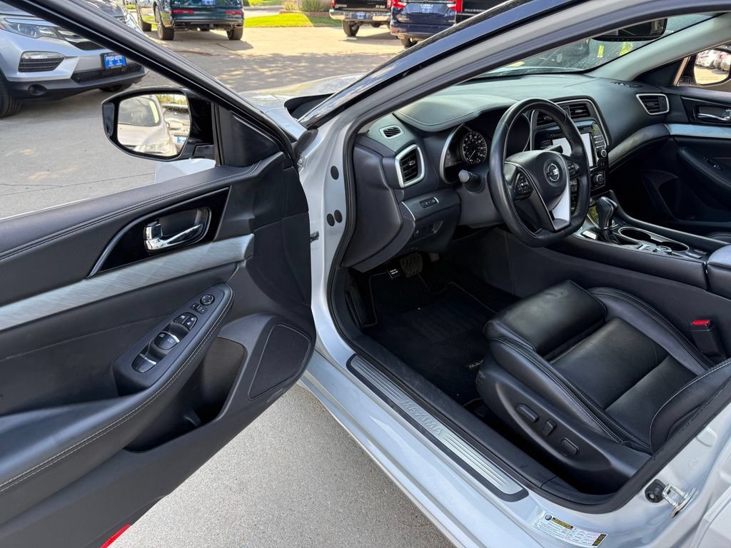 Used 2017 Nissan Maxima 3.5 SV FWD image 11