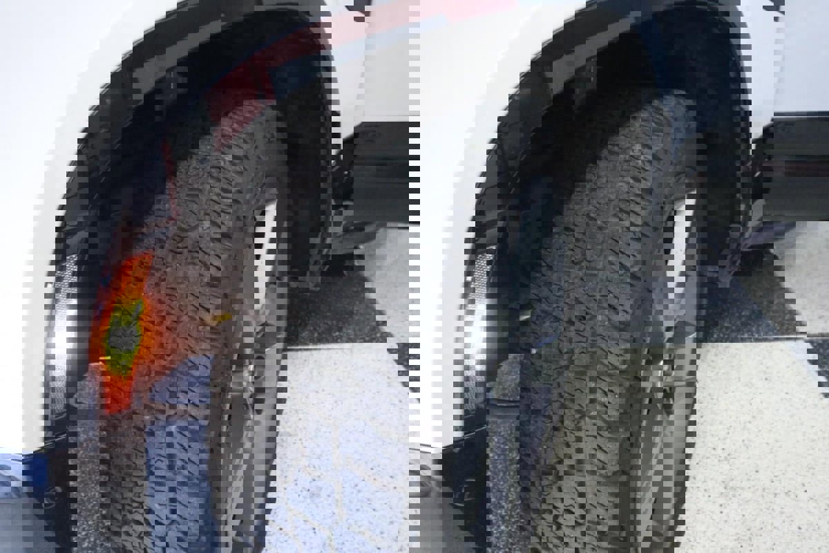 Used 2023 Land Rover Defender 110 V8 image 9