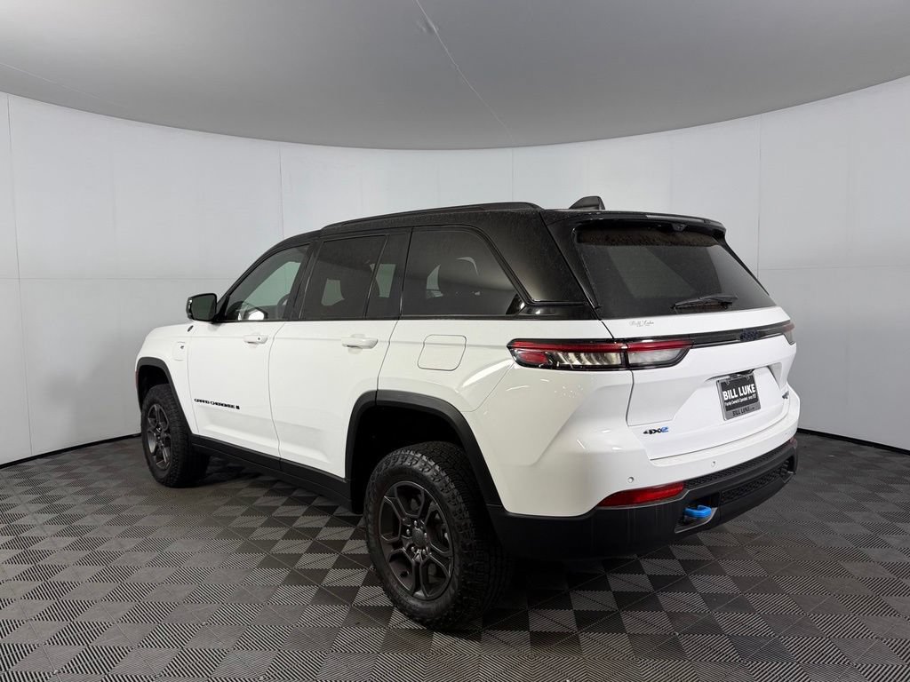 Used 2025 Jeep Grand Cherokee Trailhawk w/ Advanced Protech Group II AWD/4WD image 9
