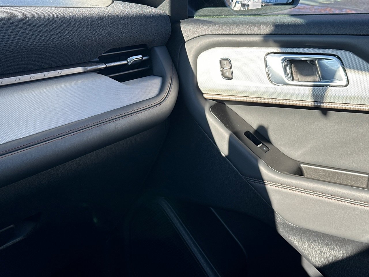 New 2026 Ford Explorer Active w/ Active Comfort Package image 33