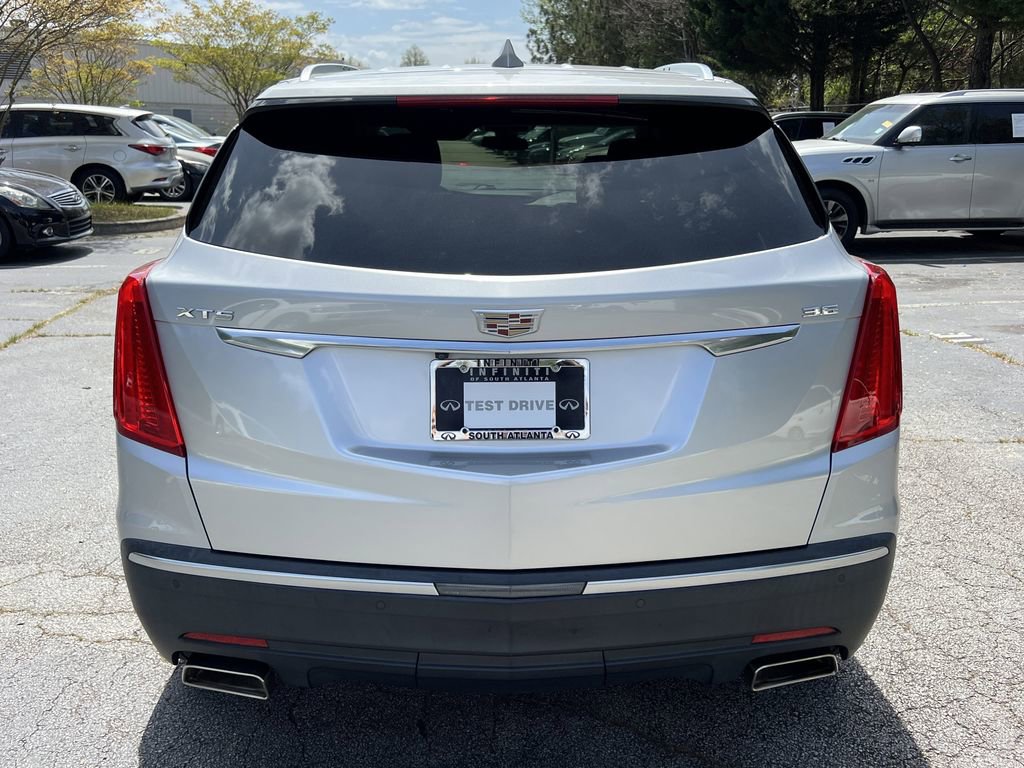 Used 2018 Cadillac XT5 Luxury w/ Driver Awareness Package image 4