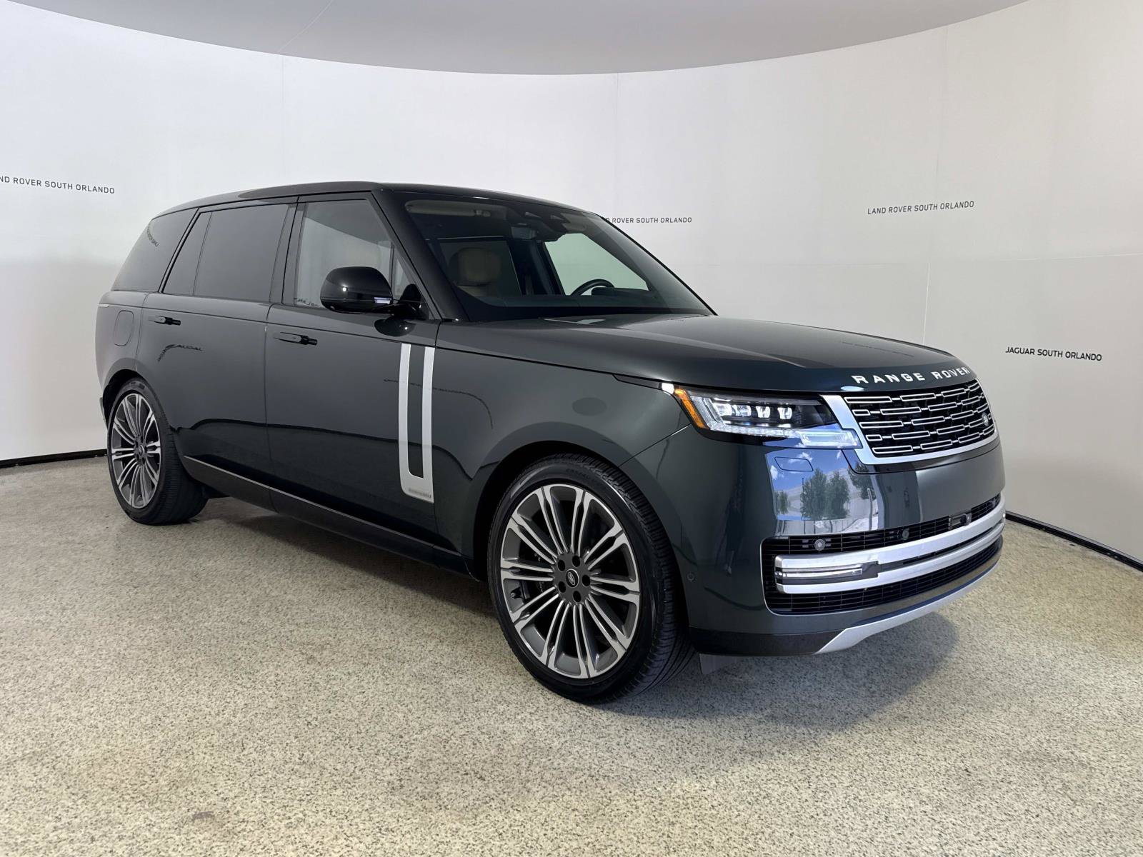 Used 2025 Land Rover Range Rover Long Wheelbase Autobiography AWD/4WD image 7