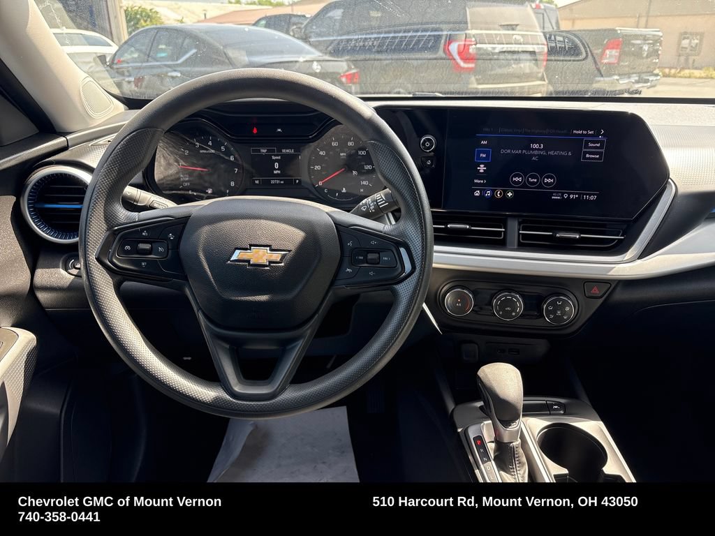Used 2024 Chevrolet Trax LS w/ Driver Confidence Package FWD image 14