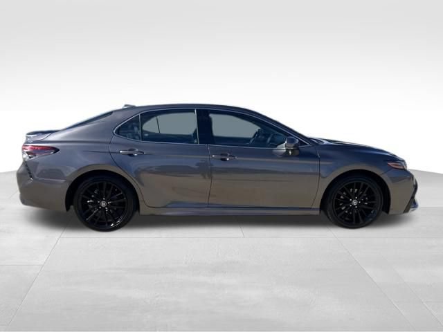Used 2023 Toyota Camry XSE FWD image 7
