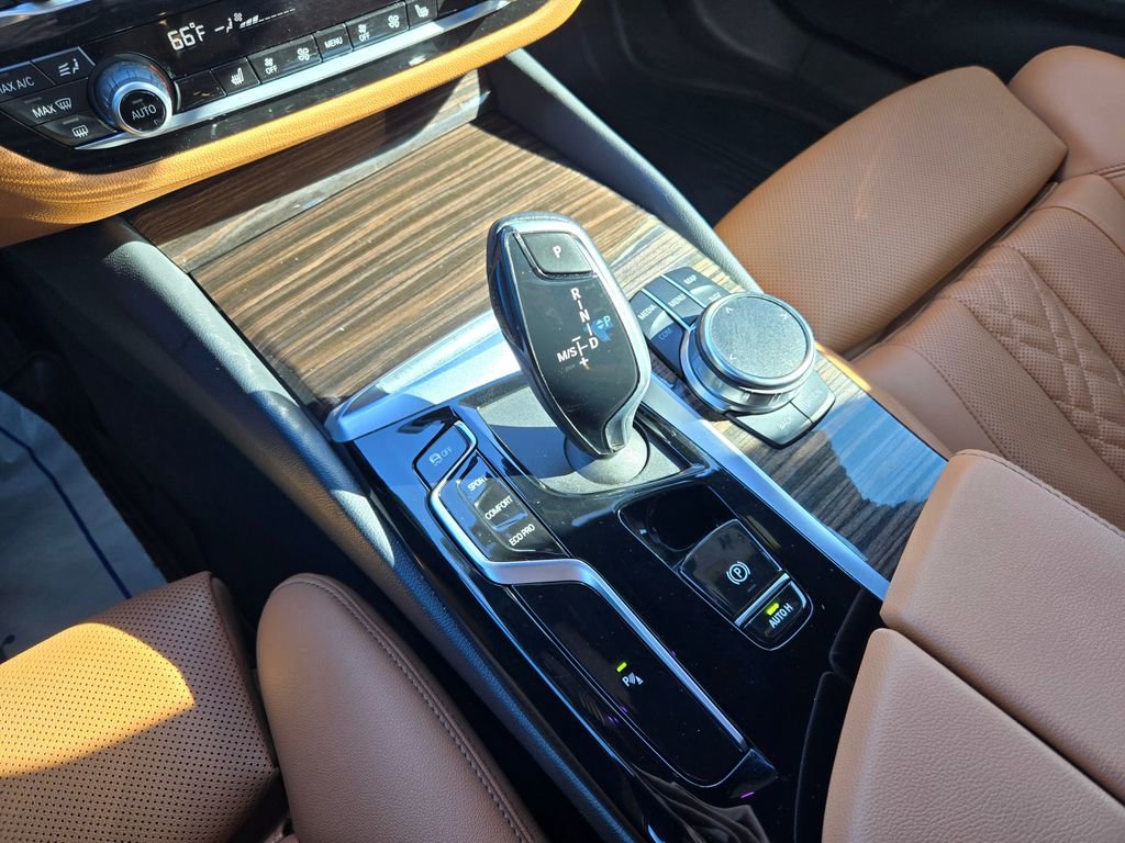 Used 2023 BMW 530i xDrive w/ Premium Package image 22