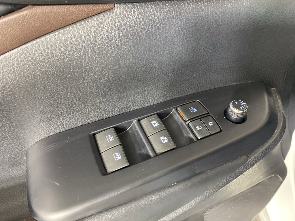 Used 2019 Toyota Highlander XLE image 29